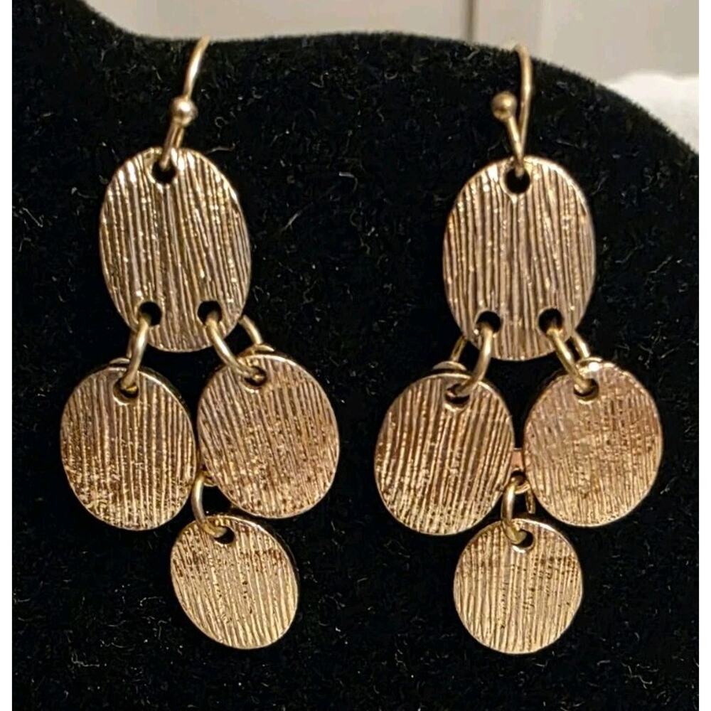 1.5 Inch Gold Tone Oval Chain Fastened Dangling Pierced Earrings